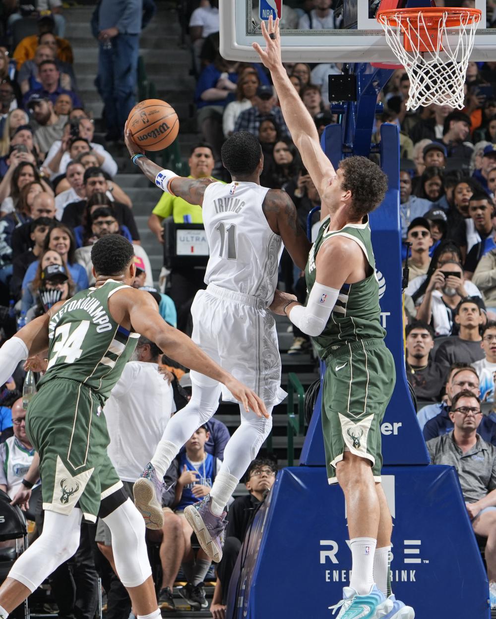 在主教练迭 在主教练迭